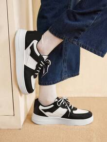 Breathable Casual Versatile Women's New Canvas Sneakers - Black and White - View 3