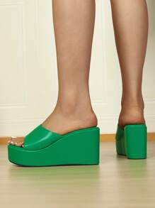 Women's Platform Wedge Sandals, New Spring/Summer Round Toe Simple Strap Green Slippers, Fashionable Waterproof Wedge Platform Outdoor Green Shoes, Versatile Plus Size Ladies Slides