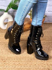 Elegantes, versátiles, modernas y cómodas, estas botas de mujer se adaptan a diversas ocasiones, desde eventos formales hasta salidas informales. Ideales para el otoño e invierno, ofrecen calidez y estilo en climas fríos. Confeccionadas en materiales como, y, estas botas destacan por su suavidad y durabilidad. - Negro - Ver 2