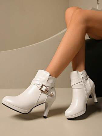 Damstövlar med spetsig tå och dragkedja i sidan i Europa och amerikansk stil, snygga högklackade stövlar för höst/vinter, eleganta, sexiga, smala klackar, korta stövlar