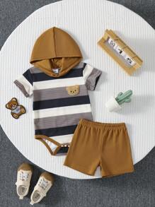 2 pezzi/set Neonato Pagliaccetto con cappuccio a righe nere, bianche e grigie stampato con orso + pantaloncini marroni