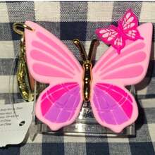 Llavero Holder porta gel incluido al azar bath  b&BW original figuras silicona y brillos bota canasta de flores pastel coquette corazon guitarra medusa coco piña colada croissant conejo tortuga rana tiburon feliz shark - Rosa Mariposa - Ver 5