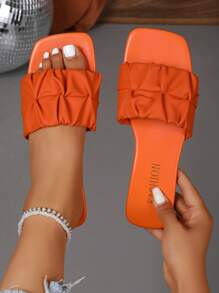 Women's New Arrival Summer Sweet Pleated Flower Rhinestone Bling Slip On Sandals, Solid Color Flat Simple Comfortable Fashion Casual Outdoor Home Travel Beach Slippers
