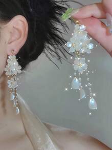 2 Stücke Silber Schmetterling Anhänger Ohrringe, luxuriöse Strass Kette Quaste Ohrringe, elegante lange Ohrringe geeignet für Damen Alltag, Feste, Partys, neues Schmuckgeschenk