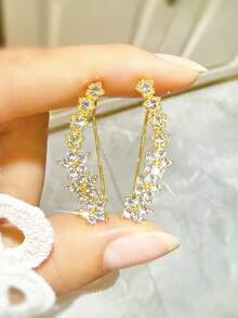 1 Pair European & American Style Edgy Lined Floral Ear Clip Earrings, Minimalist Star Design Lightweight Luxurious Ear Studs Jewelry Valentine's Day Accessories - Silver - View 15