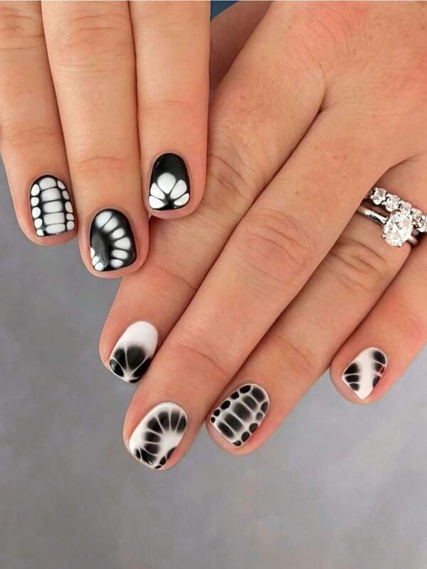24 Pieces Of Small Square Nails, Black And White Turtle Shell False Nails, Summer False Nails, Daily Versatile Nail Supplies, Press On Nails