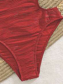 Costume da bagno intero da donna alla moda con taglio sulla vita e scollo a canottiera