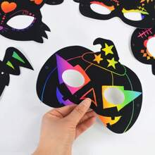 Set de 8 piezas Kit de máscaras de arañazos de Halloween DIY con papel de rascar arcoíris, máscaras y lápices de madera con cintas para decoración de fiestas de Halloween