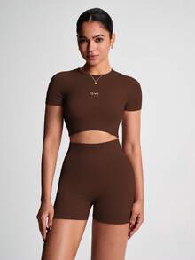 TCVC 女士无缝针织弹力圆领短袖上衣和高腰收腹骑行短裤运动瑜伽套装 - 咖啡棕 - 查看 6