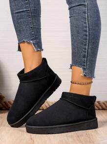 Nouvelles chaussures d'automne/hiver pour couple à semelle plate, douce et confortable, antidérapante, épaisse et chaude, de couleur unie avec décoration de logo coloré. Bottes de neige courtes simples et décontractées, chaussures chaudes, convenant pour le port quotidien en couple, à la maison, au bureau, pour les activités extérieures, le campus, les étudiants, le travail de déplacement