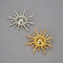 1 szt. Gładka złota broszka ze stopu cynku w kształcie słońca, geometryczna ozdoba do sukienki