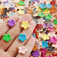 20/50/100 peças sortidas de pingentes de esmalte, incluindo coração, pimenta, borboleta, flor e mini corações, cor aleatória, adequado para decoração de bolsas, faça você mesmo joias de colar, pulseira, brincos