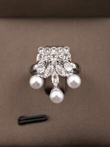 1 Set de joyería de alta calidad, lujosa y elegante con circonita cúbica con diseño floral, incluye 1 par de aretes, 1 collar, 1 pulsera, 1 anillo, adecuado para fiestas y banquetes de mujeres, sin caja de regalo