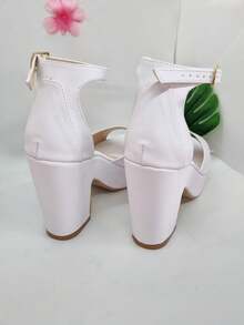 Tacón con plataforma casual y elegante para todo tipo de ocasión casual o formal, desde bodas, XV, reuniones familiares, graduaciones y mas, renueva tu estilo de manera espectacular con los increíbles modelos que tenemos para ti - Blanco - Ver 6