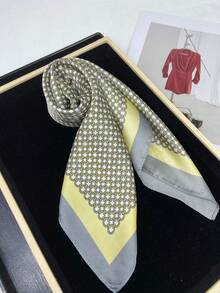 1条70厘米女士仿丝缎头巾，黑白几何图案方格印花，多功能头巾，可作头带、颈巾、发饰，适合度假和日常穿着。