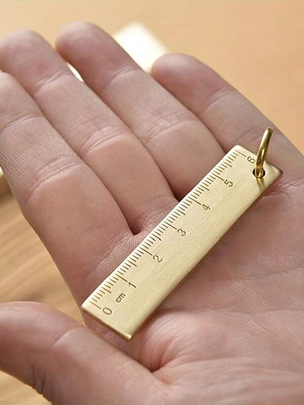 1pc Mini Portable Brass Ruler, 6cm Portable Ruler, Cute Metal Ruler, Pocket Size Drawing Ruler, Key Chain Ruler, Gift, Thickened Small Ruler, Keychain Rule, Creative Teacher'S Day Gift,For Student Teacher Back To School Gift Bag Pendant Tassel Keyring
