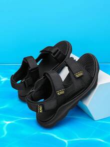 幼儿男童纯色运动凉鞋，可调节钩环扣，防滑鞋底，易于穿着，适合日常休闲、海滩、度假