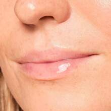 ColourPop Fresh Kiss Brillo de labios cremoso - Cuidado labial hidratante enriquecido con péptidos, ácido hialurónico, manteca de karité y vitamina E para una fórmula ultra acolchada - Cherry Glaze (14g)