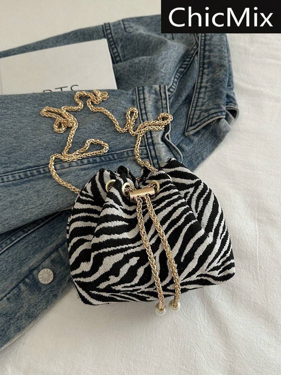 时尚撞色条纹印花链条装饰迷你水桶斜挎包 - 黑與白 - 查看 1