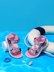 女宝宝春夏低帮运动凉鞋，涂鸦印花鞋面，可爱百搭，双层防滑耐磨大底，适合沙滩、度假、运动