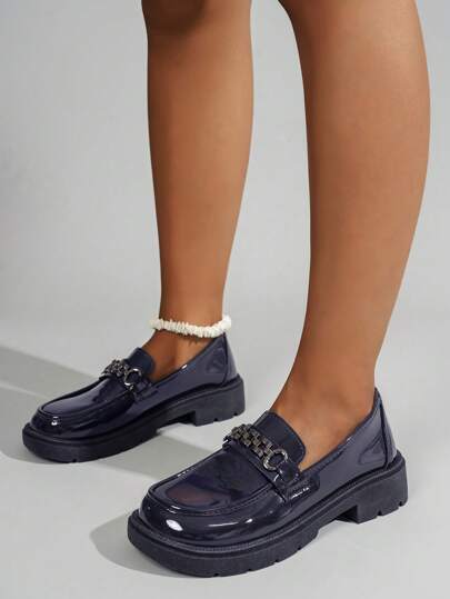 Zapatos de plataforma con tacón grueso y puntera redonda, en azul marino con decoración de cadena plateada, tallas grandes, apropiados para todas las estaciones, estilo escolar japonés, versátiles, casuales, antideslizantes y ligeros