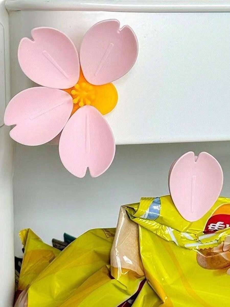 冰箱和食品储藏室磁性密封夹，小型零食密封夹，可重复使用的3D立体磁性贴纸，多功能厨房收纳神器，密封保鲜，保持食物新鲜，剩菜口感如新，装饰性冰箱贴，情人节和母亲节理想礼物，轻巧耐用，易于抓握，实用家居收纳配件，提升台面整洁度和美观度。