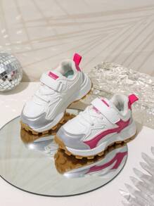 Un par de zapatos deportivos unisex para niños para la primavera de 2025, nuevos zapatos de correr para niñas, calzado para excursionismo infantil ultra ligero y de suela blanda, tenis casuales y abultados