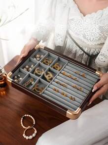 1 Pieza, Caja de almacenamiento de anillos con bordes redondeados con borde dorado, color gris, bandeja de exhibición, caja de almacenamiento de joyas, gran capacidad, madera maciza de alta calidad, para aretes, pendientes, joyería pequeña, joyería, gran capacidad, bandeja de exhibición, caja de exhibición de joyas de madera maciza, adecuada para anillos, aretes, etc., estilo retro, es una opción de regalo para mujeres, regalo del Día de la Madre, regalo para amigos, regalo para novia, regalo para familiares, regalo para maestros, regalo para colegas