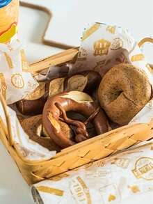 50 piezas de hojas de papel encerado premium impermeables, ideales para picnics de comida, envoltorios a prueba de grasa para pan, sándwiches, hamburguesas, papas fritas, herramientas de papel antiadherente para hornear, perfecto para boda, fiesta, utensilios de cocina (color y estilo al azar) - Rosa - Ver 4