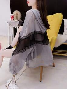 レディース用の軽量なカーディガン - エレガントなレースのホローウェア、春、夏、秋の半透明カバーアップ、シャツスタイルのフェアーデザイン、軽くてゆったりした夏のジャケット - グレー - チェックする 4