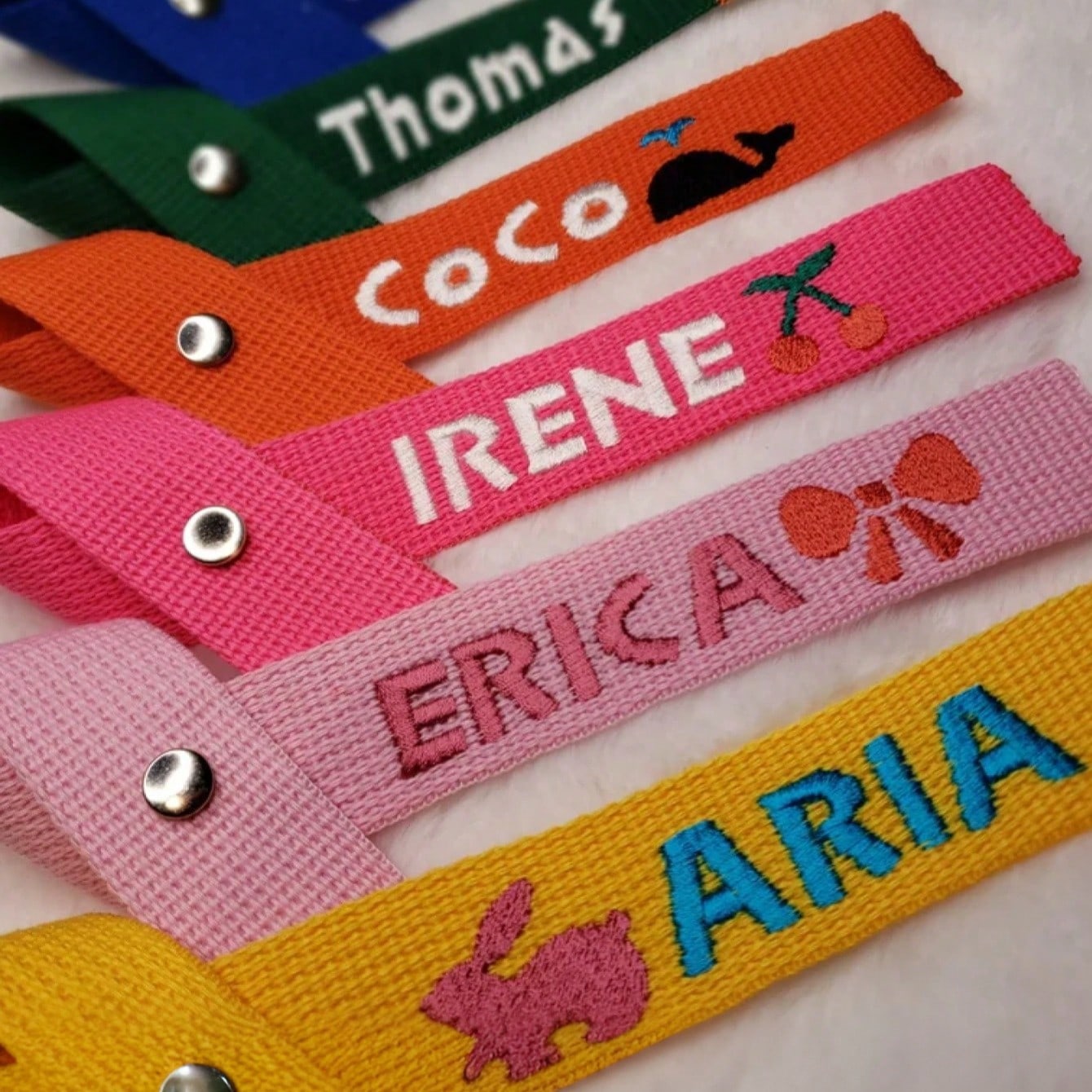 1pc/2pcs Personalized Backpack Tag | Embroidered Accessory | Name Tag | ID Tag | Lunch Bag Tag | Gift Bag Creative | Embroidered Name Tag, Nylon Webbing Luggage Tag With Metal Buckle, Customizable With Name/Text, Durable, Suitable For Luggage, Backpacks, Handbags, School Supplies, Back To School, School Gifts, Office Supplies, School Items