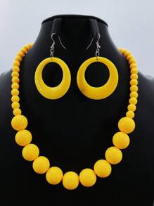 Conjunto de 3 piezas de llamativa joyería bohemia de vacaciones: collar con cuentas amarillas y pendientes colgantes circulares exagerados