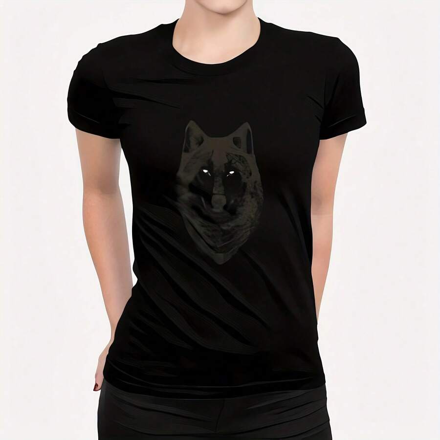 Camiseta con diseño de cara de lobo para dama. Camiseta 100% algodón de 220 g con peso pesado. Ofrece el equilibrio perfecto entre comodidad y estructura. Suave al tacto pero resistente, es una prenda básica para quienes exigen talla grande de su ropa. Transpirable, elegante y versátil para cualquier atuendo, esta camiseta mantiene su forma y tacto, lavado tras lavado. - Negro - Ver 1