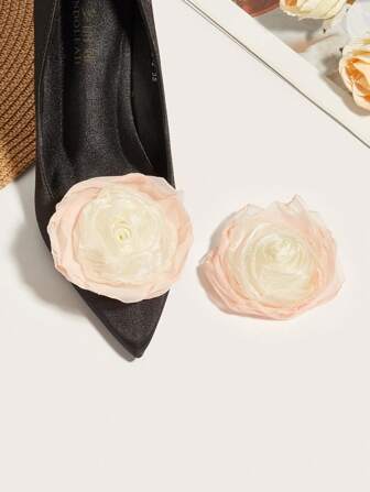 1 paire de nouveaux clips de chaussures décoratives en fleur de rose à bordure effilochée en organza bicolore de style coréen. Accessoires de chaussures amovibles convenant aux talons hauts et sandales pour femmes