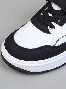 1 双儿童时尚运动鞋，配有松紧带和钩环扣，适合所有季节的户外日常活动 - 黑色 - 查看 5