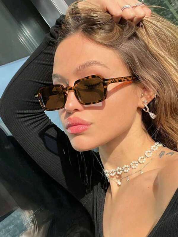 1pc Women Plastic Square Full Frame Hot Girl Style New Vintage Classic Cool Lively Spicy Fashion Glasses For Street Snap,Musical Festival,Outdoor,Outdoor Casual Activities Decoration