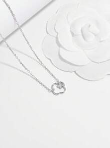 1 pieza Elegante y de moda collar de plata esterlina 925 con diseño geométrico hueco de trébol y circonita cúbica, perfecto para fiestas, regalo personalizado para mejorar el estilo de la mujer