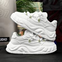 Men Skateboarding Shoes