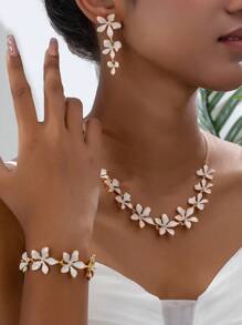 4pcs/Set 18k Gold-Plated Vintage Flower Splice Bracelet, Necklace, Elegant Middle East Luxury Earring Jewelry Set