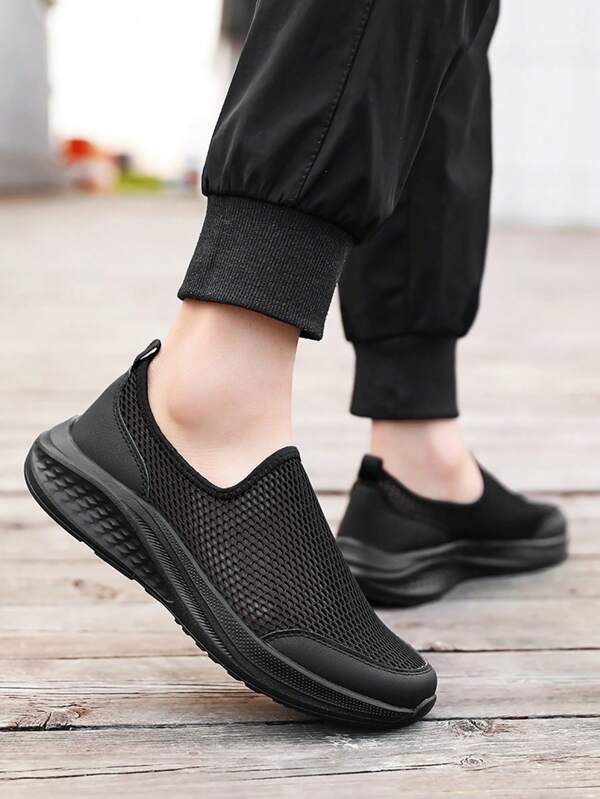 Plus Size Men's Lightweight Breathable Mesh Slip-On Casual Sports Shoes, Summer New Casual Travel Shoes