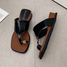 Women's Fashion Black Comfortable Thick Sole Flip Flops, Versatile For Summer Outdoor Wear - Black - View 4