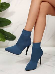女式蓝色中筒靴，法式尖头细跟短靴，韩式学院风高跟弹力细靴，适合秋季