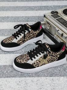 Baskets décontractées mode homme, imprimé léopard. Série urbaine, patchwork multicolore, pour le travail, le sport, les voyages, style plat, bout rond, basse, respirantes, multifonctionnelles. Cadeau de vacances, chaussures de sport homme