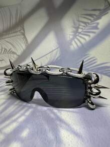 1 pièce Lunettes de créateur originales surdimensionnées de style métal lourd avec chaîne clouté. Fabrication artisanale DIY de style industriel gothique western. Masque de cosplay pour homme à l'esprit épais [Poids net du produit 130 g] Accessoires de lunettes pour Halloween, plage, été, extérieur, voyage