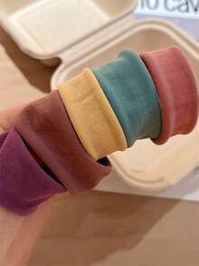 20/40/60个随机混色可爱简约发圈，高弹耐用，亲肤不伤发，适合扎马尾，是送礼佳品，尽显青春活力，日常、海滩、约会、通勤等场合皆宜。 - 彩色 - 查看 9