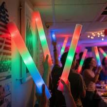 100/30pcs Foam Glow Sticks, Bulk Glow Sticks,  Foam Sticks For Parties In The Dark, Three Color Flashing Modes, Perfect Party Favors For Weddings, Dances, Concerts And Outdoor Events, Suitable For Birthday Parties, Halloween And Christmas - 彩色 - 查看 4