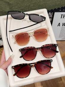 4pcs/Set Women's Circular Frame Tortoiseshell Pattern Glasses, Black Color With Rivet Decoration, Simple & Fashionable Basic Style , Suitable For Daily Wear, Great Gift For Friends, Unisex Accessory