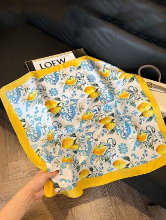 1条70x70春夏沙滩真丝围巾，9色新品！轻盈防晒，柔滑亲肤，伴您享受愉悦的海滩时光。