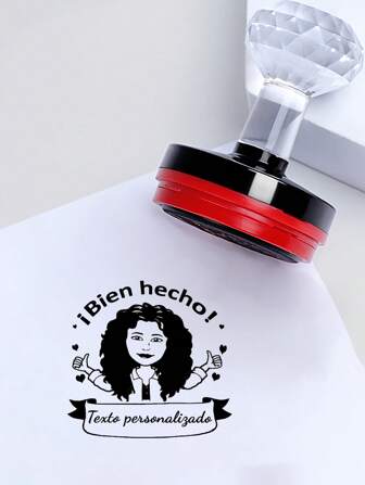 Customized Name Stamp, 4.2cm Round Self-Inking Stamp With Teacher/Portrait Graphic, Suitable For Office, Crafts, Gifts, Personalized Stationery, Customizable Stamp, Transparent Handle School Supplies, Back To School, School Supplies, For Teacher Gifts, For University, For Colleague, For Dorm Rooms, For Teacher, For Boys And Girls, For Teenagers, Junior High School Students, Middle School Students, High School Senior High School Students, College Students, University Students, Freshman, Sophomore, Underclassmen,Multi-Functional,Ornamental,Reusable,Modern,Colorful,Cute,Vintage,Cartoon,Kawaii,Custom,Personalized,Unique,Customized,Workers,Clients,Students,For Business/Work/Office,For School