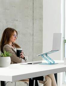 Soporte para portátil de escritorio con base giratoria de 360°, soporte para portátil ajustable de varios ángulos, atril para portátil plegable compatible con PC de 10 a 15.6 pulgadas, color azul - Azul - Ver 7